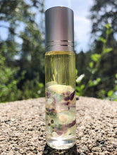 Load image into Gallery viewer, Venus Crystal Essential Oil Alignment Roller